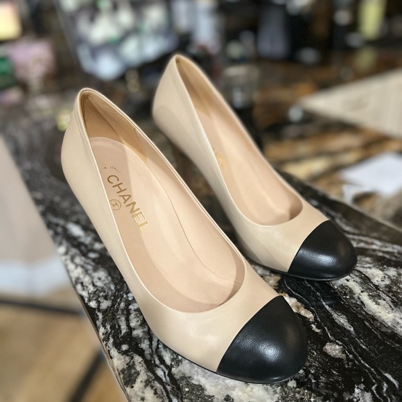 Almost new worn only 2 times - Picture 5 of 5